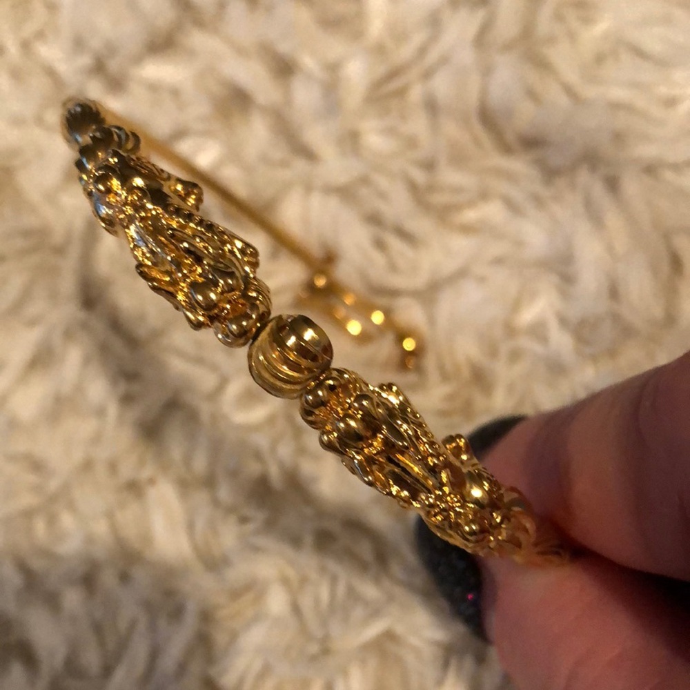 Elegant Gold Bracelet